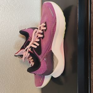 Saucony Endorphin Speedroll running shoes